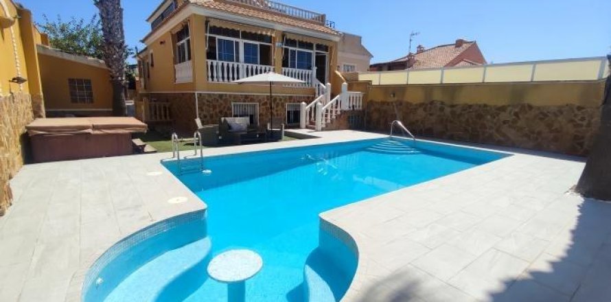Studio Apartment in Torrevieja, Spain No. 124622