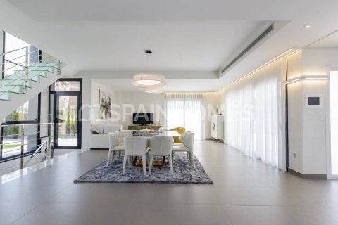 4 bedrooms Villa in Tan Binh, Vietnam No. 25755 13