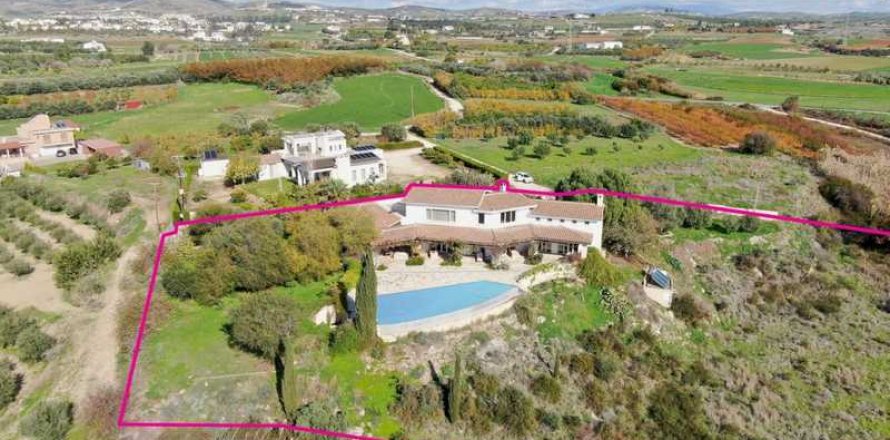 4 bedrooms House in Anarita, Cyprus No. 84073