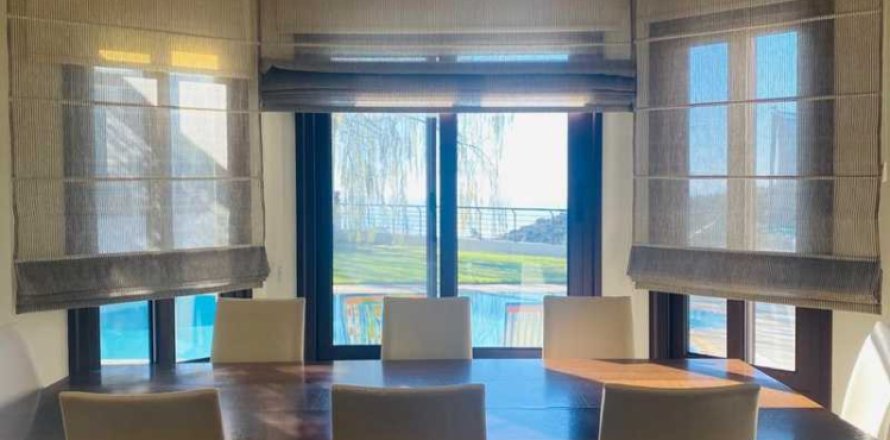 6 bedrooms House in Limassol, Cyprus No. 63566