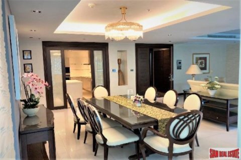 4 bedrooms Apartment in Bangkok, Thailand No. 98272 5
