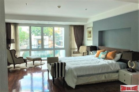 4 bedrooms Apartment in Bangkok, Thailand No. 98272 1