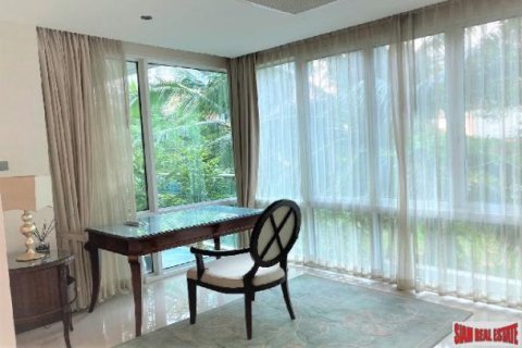 4 bedrooms Apartment in Bangkok, Thailand No. 98272 2