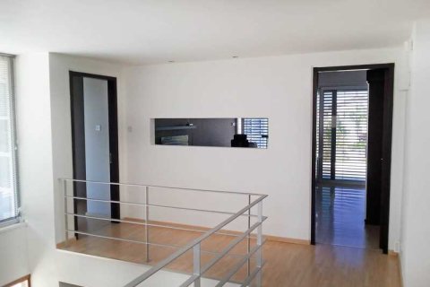 Дом с 5 спальнями в Лация, Кипр №81726 6