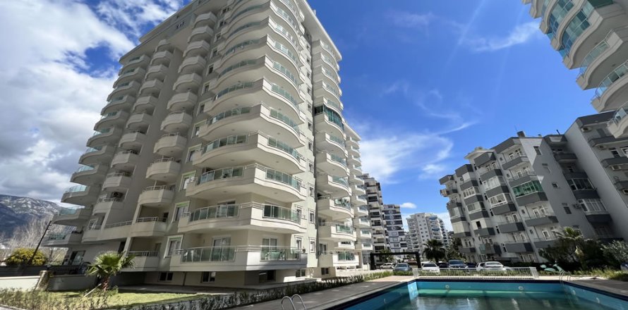 2 bedrooms Apartment in Mahmutlar, Turkey No. 13300