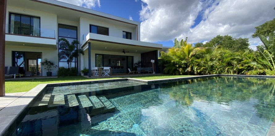 4 bedrooms Villa in Tamarin, Mauritius No. 60875
