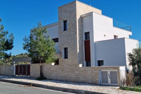 3 bedrooms Villa in Kouklia, Cyprus No. 83143 8
