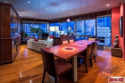 4 bedrooms Apartment in Bangkok, Thailand No. 96933 18