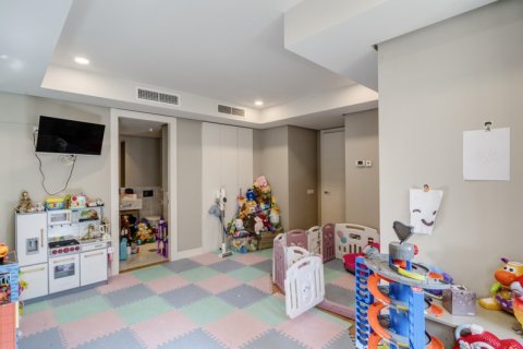 5 bedrooms Villa in Tan Xuan, Vietnam No. 92330 13