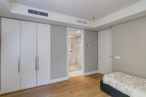 5 bedrooms Villa in Tan Xuan, Vietnam No. 92330 16