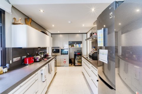 5 bedrooms Villa in Tan Xuan, Vietnam No. 92330 18