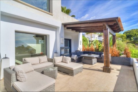 5 bedrooms Villa in Tan Xuan, Vietnam No. 92330 8