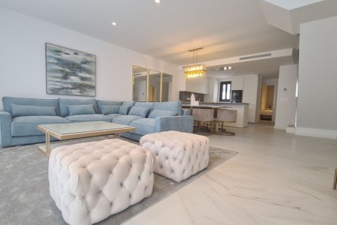 4 bedrooms Townhouse in Marbella, Spain No. 27434