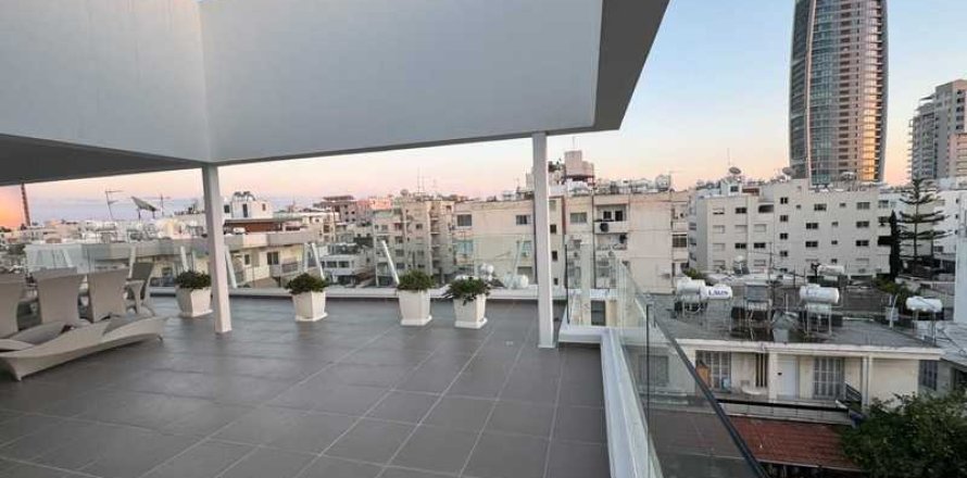 3 bedrooms Penthouse in Limassol, Cyprus No. 40998
