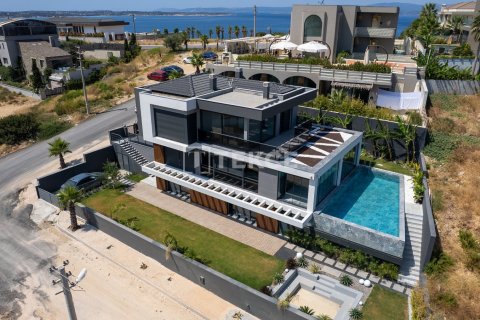 5 bedrooms Villa in Bich Dong, Vietnam No. 99016 1