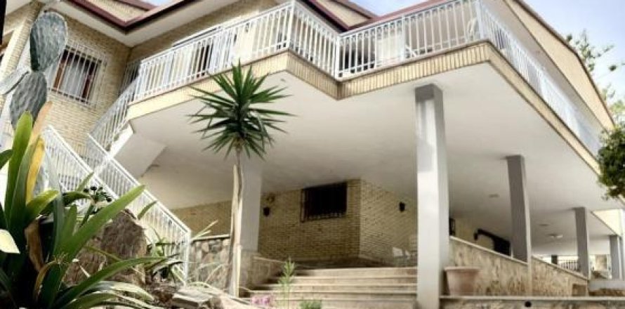 4 bedrooms Villa in Campoamor, Spain No. 124592