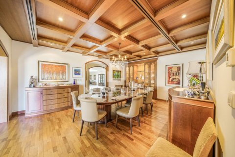 Вилла с 6 спальнями в Hoang Van Thu, Вьетнам №94443 3