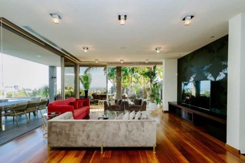 5 bedrooms Villa in Agios Athanasios, Cyprus No. 79632 11