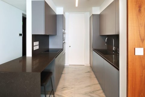 2 bedrooms Apartment in Limassol, Cyprus No. 104501 9