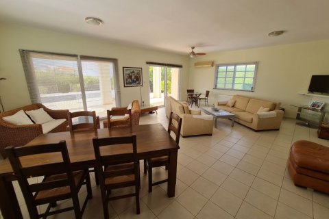 3 bedrooms Villa in Paphos, Cyprus No. 36705 12