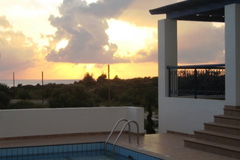 3 bedrooms Villa in Paphos, Cyprus No. 105585