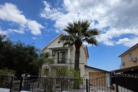 3 bedrooms House in Oroklini, Cyprus No. 101664 2