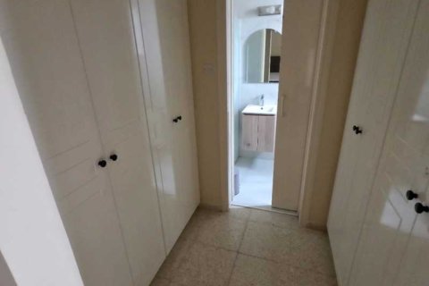 3 bedrooms House in Oroklini, Cyprus No. 101664 8