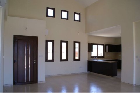 3 dormitorios Villa en Monagroulli, Cyprus No. 64817 2