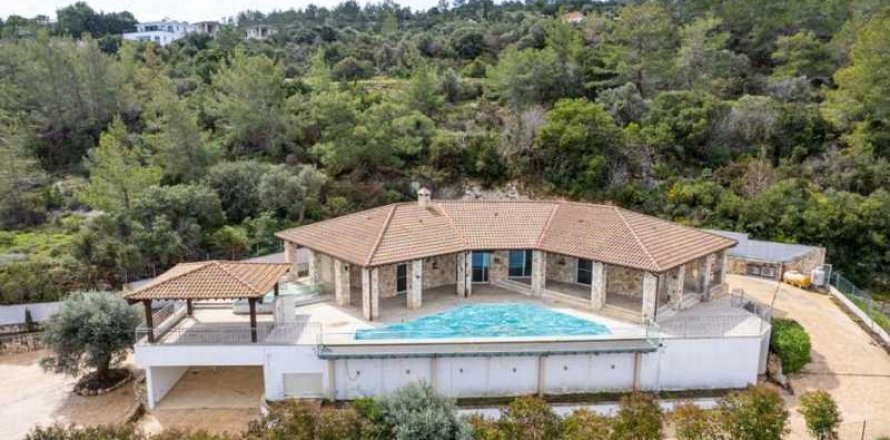 3 bedrooms Villa in Neo Chorio, Cyprus No. 84363