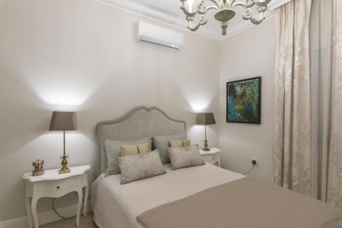 4 bedrooms Villa in Limassol, Cyprus No. 105474 8