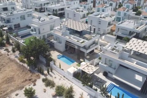 3 bedrooms Villa in Famagusta, Cyprus No. 36757 21