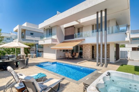 3 bedrooms Villa in Famagusta, Cyprus No. 36757 17