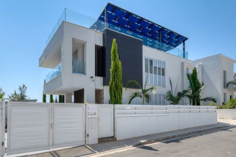 3 bedrooms Villa in Famagusta, Cyprus No. 36757 18