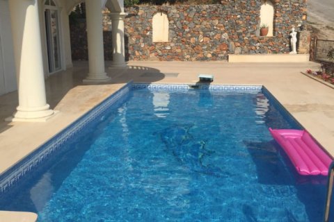 4 bedrooms Villa in Cai Rang, Vietnam No. 14181 8