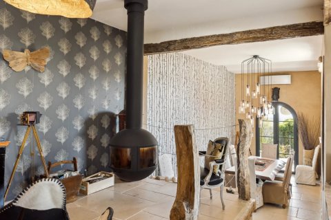 6 bedrooms Villa in La Colle-sur-Loup, France No. 99754 11