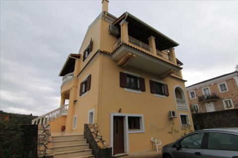 5 bedrooms Villa in Corfu, Greece No. 61608 1