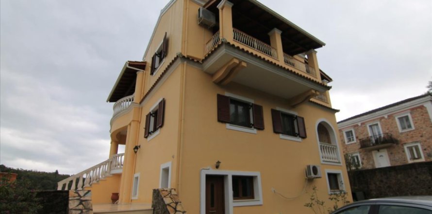 5 bedrooms Villa in Corfu, Greece No. 61608