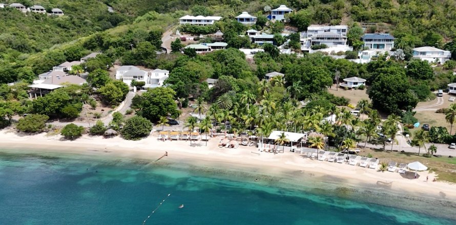 4 bedrooms Villa in English Harbor, Antigua and Barbuda No. 71516
