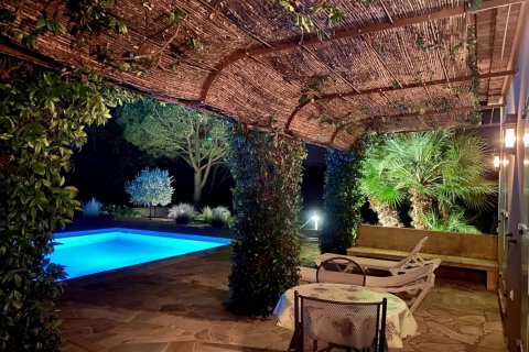 4 dormitorios Villa en Le Plan-de-la-Tour, France No. 69031 5