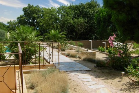 4 dormitorios Villa en Le Plan-de-la-Tour, France No. 69031 17