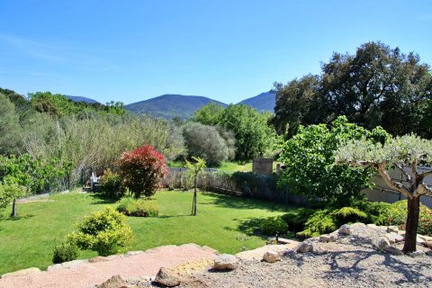 4 dormitorios Villa en Le Plan-de-la-Tour, France No. 69031 4