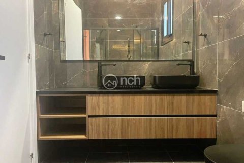 5 bedrooms Villa in Germasogeia, Cyprus No. 29817 14