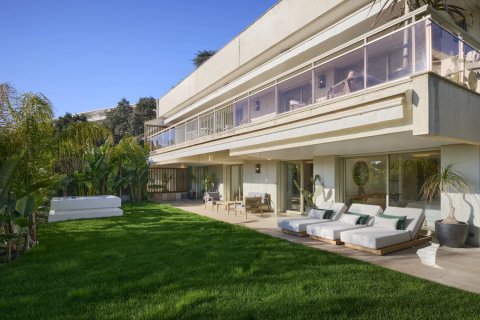 4 dormitorios Apartment en Cannes, France No. 84040 2