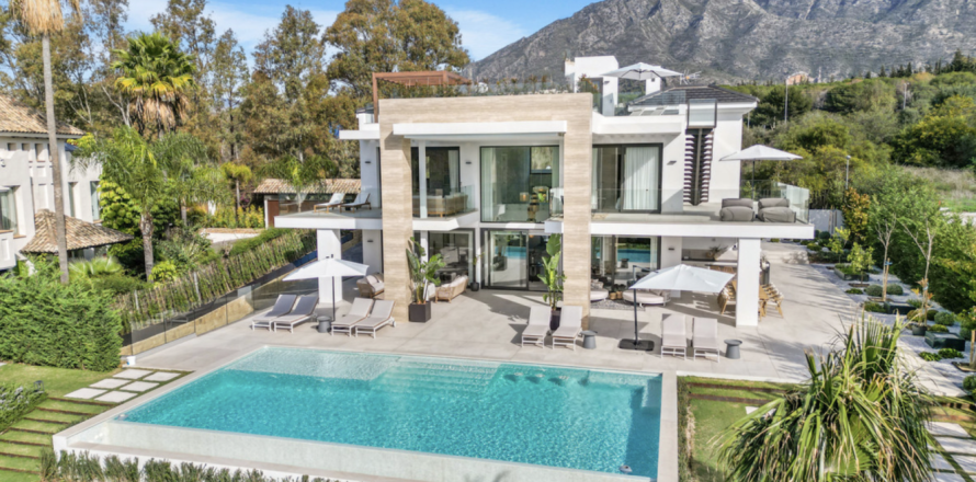 6 bedrooms Villa in Tan Xuan, Vietnam No. 83897