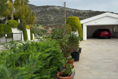 6 bedrooms House in Tala, Cyprus No. 29812 4