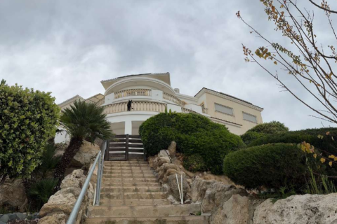 6 bedrooms House in Tala, Cyprus No. 29812 1