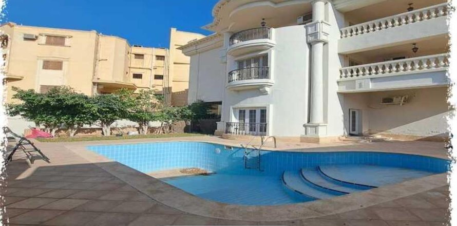 8 bedrooms Villa in Al Gharbeyah, Vietnam No. 38135