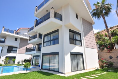 6 bedrooms Villa in Lien Chieu, Vietnam No. 14404 1