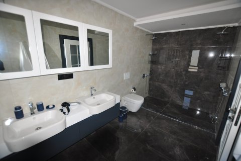 6 bedrooms Villa in Lien Chieu, Vietnam No. 14404 5