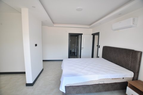 6 bedrooms Villa in Lien Chieu, Vietnam No. 14404 3